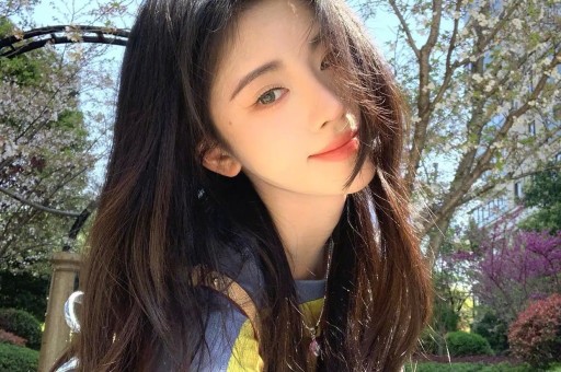 千万网红蓝战非被禁自曝年入过亿发表激进言论更多黑料被扒
